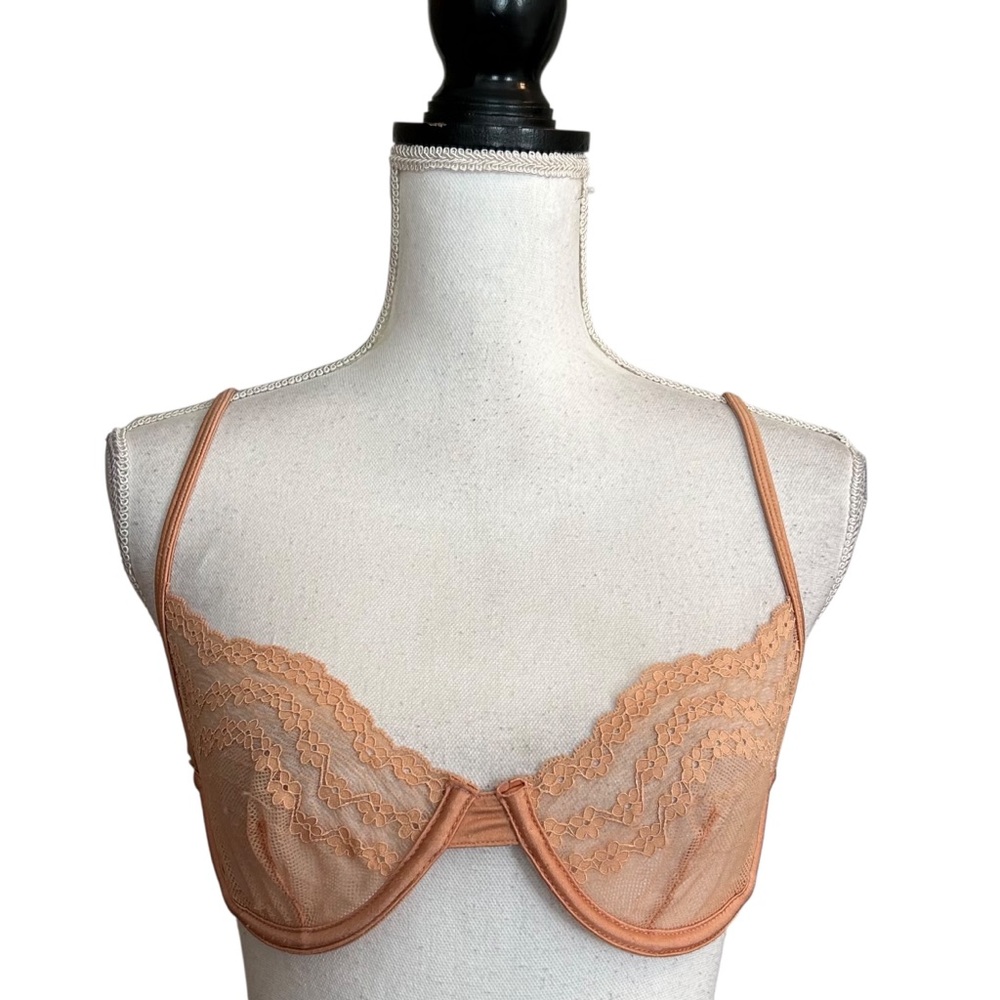 Urban Outfitters Out From Under Aria Bra Women’s SZ Large in Light Orange‎ Peach